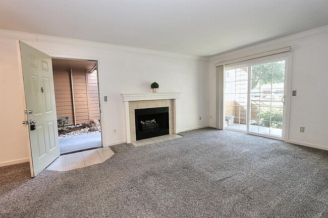 Photo - 11150 Trinity River Dr Unidad 79