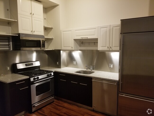 Building Photo - Extra Large Downtown 1 Bedroom Apt /w Wash... Unit 5C