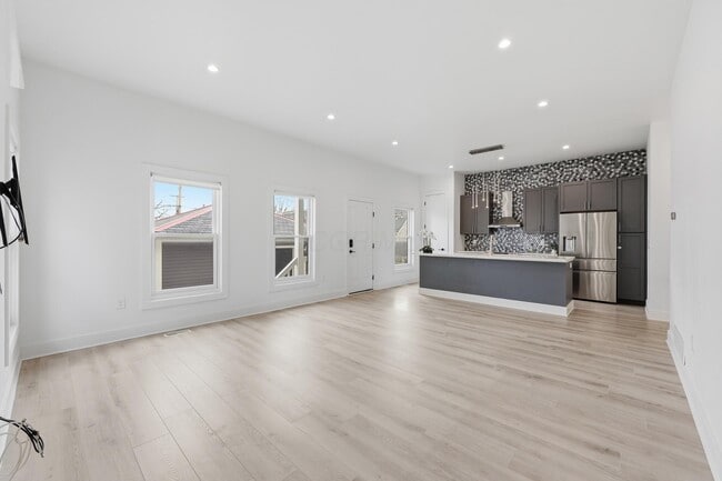 Photo - 1102 Summit St