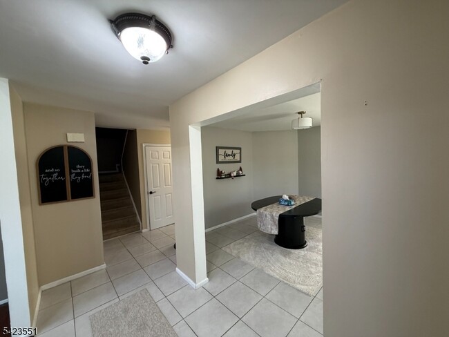 Photo - 2 Sapphire Ln