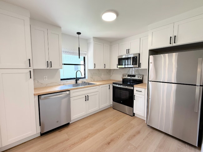 Photo - 3278 E Crown Dr Apartment Unit 3278