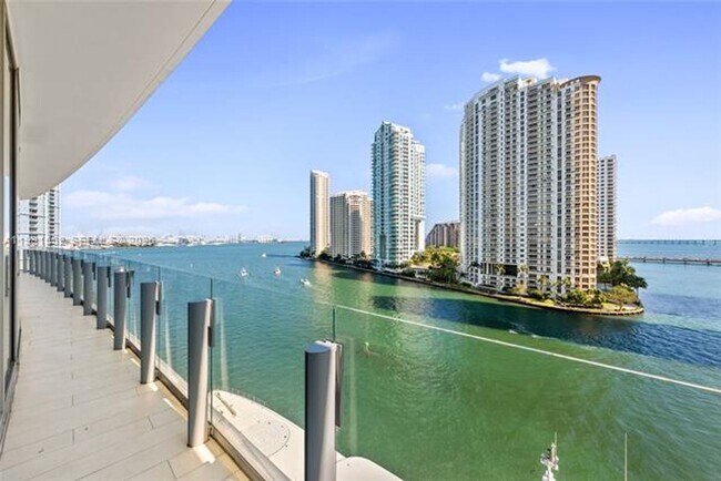 Building Photo - 300 Biscayne Blvd Way Unit 300 Biscayne Boulevard Way # 901E