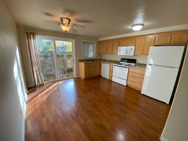 Downtown 2 bedroom ground floor apartment - Downtown 2 bedroom ground floor apartment Unidad #04