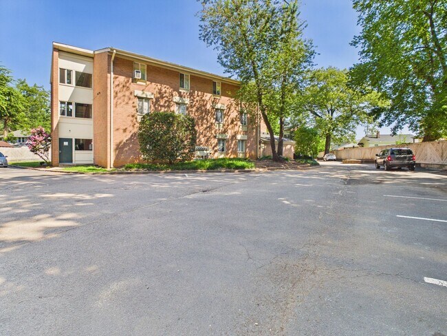Forest Square Apartments