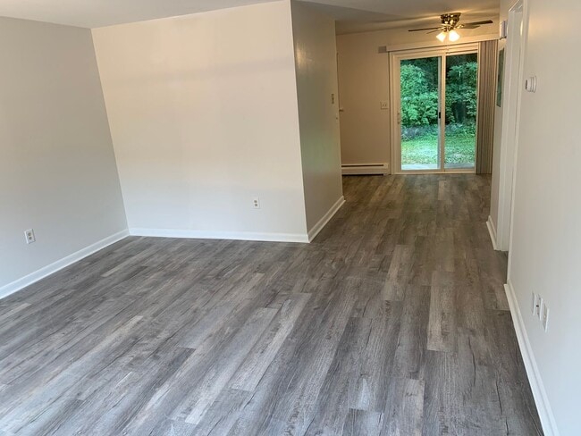Building Photo - Spacious 2-Bedroom Townhouse Unit G-04