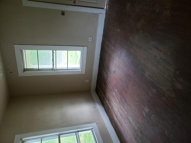 Photo - 319 E Nelson St