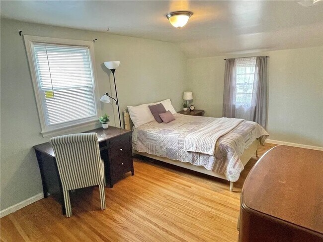 Photo - 137 Edgemont Rd