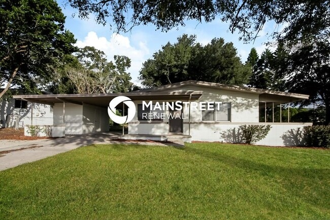 Building Photo - 3 Bedroom Pet-Friendly Home in WINTER HAVEN, FL with Main Street Renewal