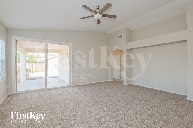 12218 N Sterling Ave