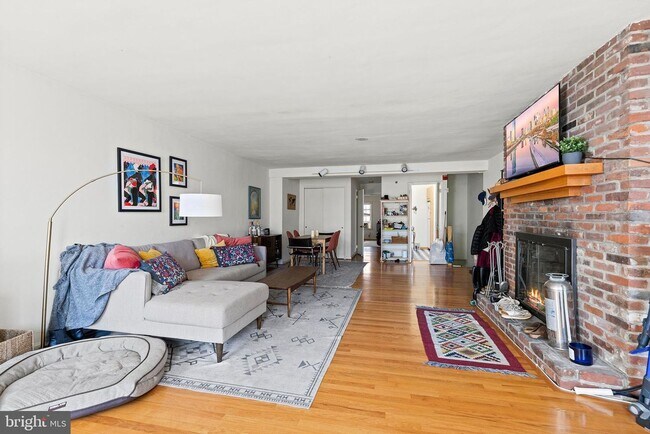 Photo - 1928 Lombard St Unit 3