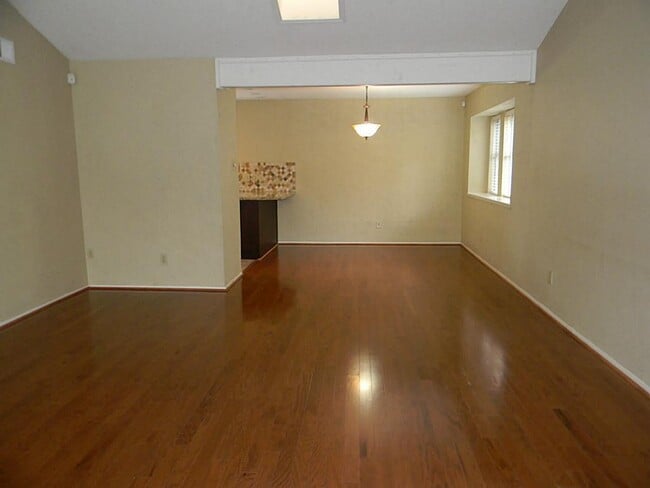 2754 Quarry Hill Rd