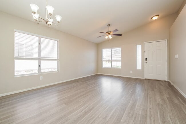 Photo - 3105 Macaroon Way