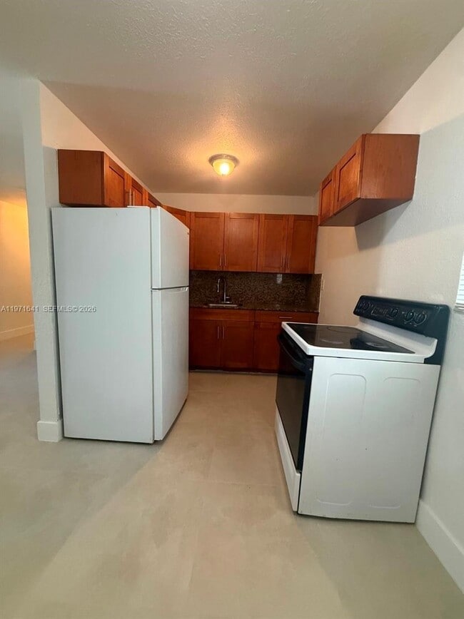 Photo - 21 NW 59th St Unit 5