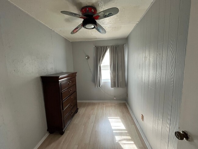Photo - 2800 Disston St
