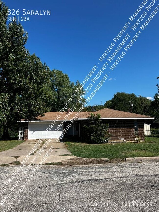 Photo - 826 Saralyn-