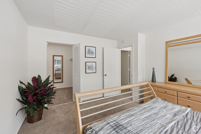 1BR, 1BA - 675SF - Bedroom