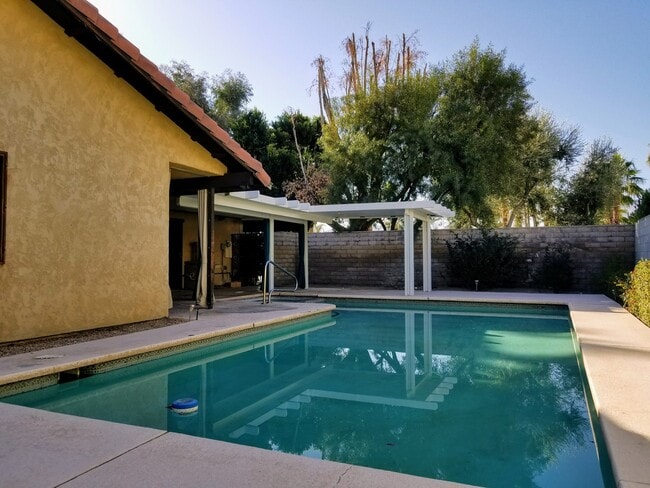 Photo - Long Term - Amazing Movie Colony East Pool Home