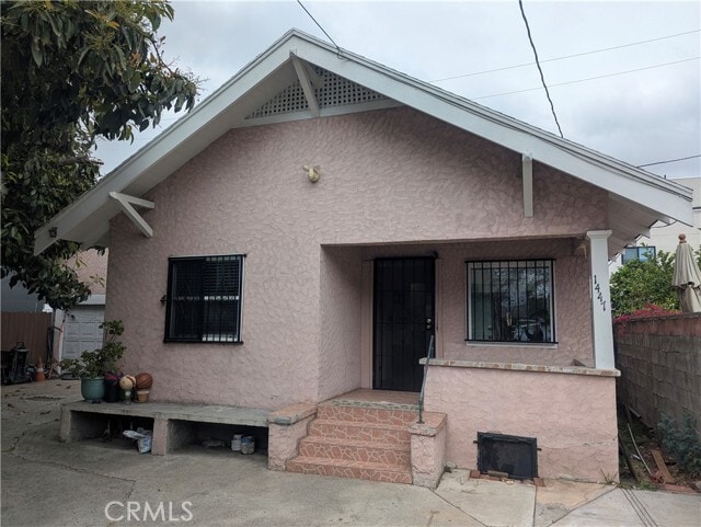 1447 W 37th Pl