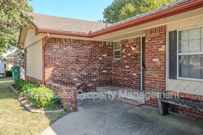 Photo - 2412 Laneway Dr