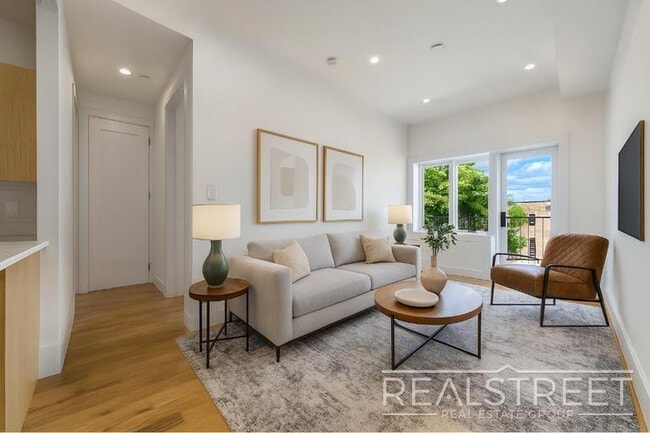 Brand New Residences with Modern Finishes ... - Brand New Residences with Modern Finishes ... Casa Adosada