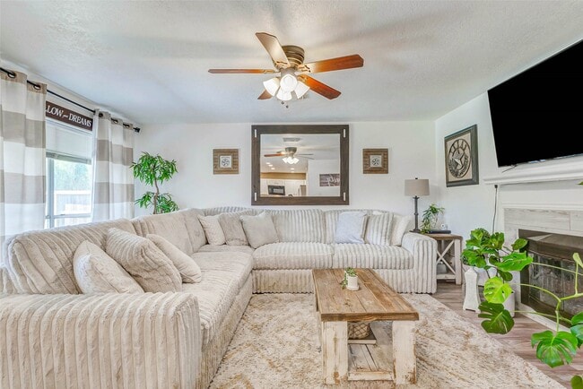 Photo - 18711 Appletree Hill Ln
