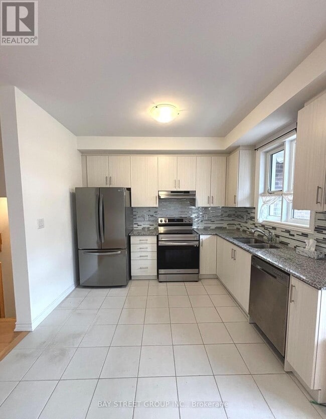Photo - 23 Imperial College Ln