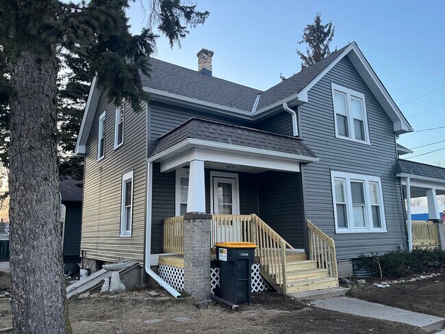 Photo - 2401 Washington St Unit Upper