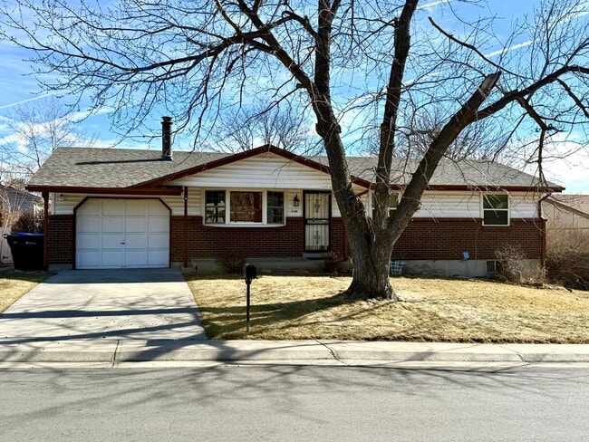 Building Photo - Spacious 3-bedroom ranch in quiet Arvada Neighborhood