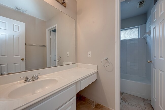 Photo - 8714 Pleasantbrook Dr