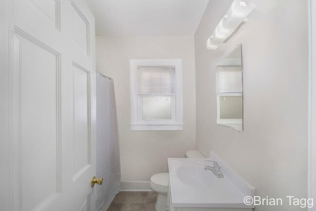 Photo - 77 Baylis St SW