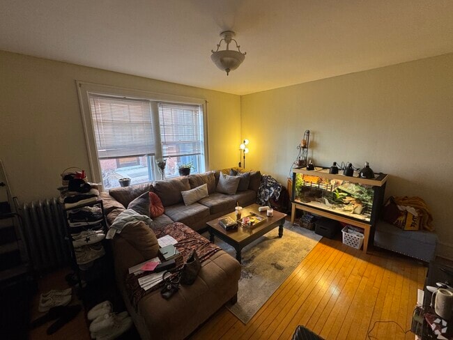 Building Photo - 370 Maple St Unit 370D Rental