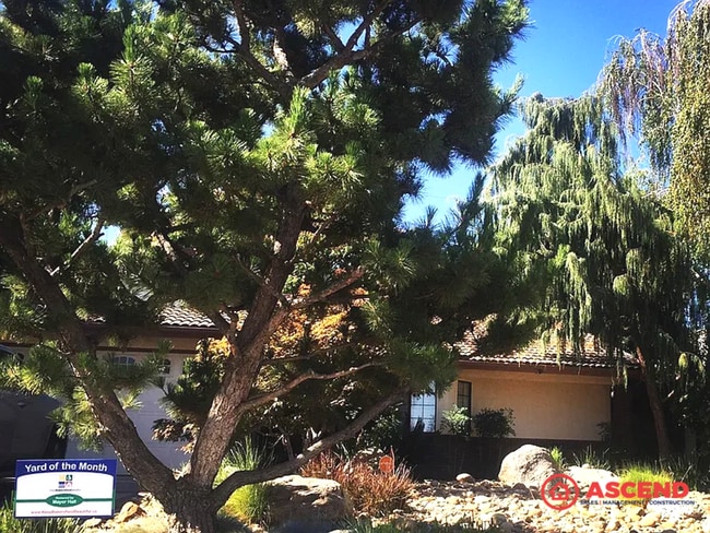 Building Photo - Beautiful 4 Bedroom Home Near Coffee Rd. & Hageman Rd.