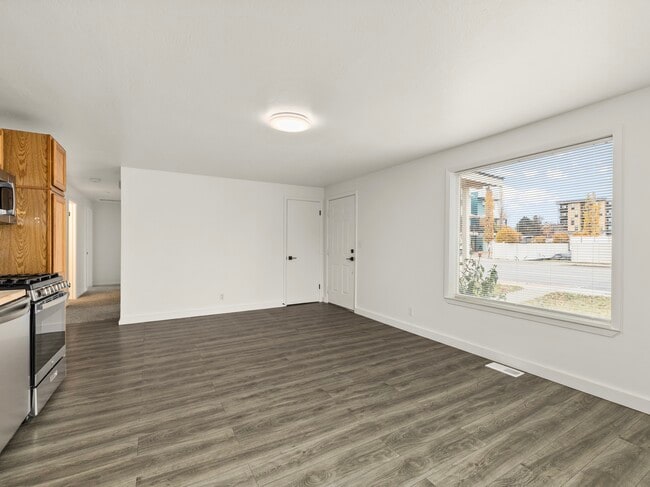 Photo - 4057 N Adams St