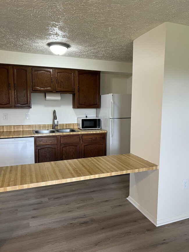 Photo - 995 Heather Ridge Dr