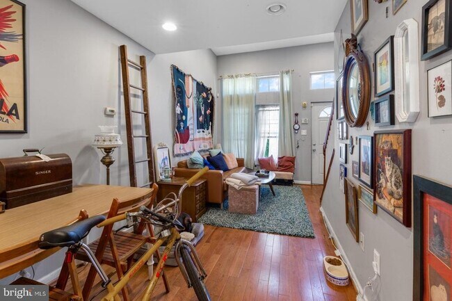 Photo - 714 Medina St