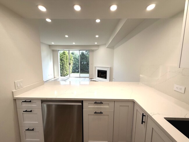 Photo - 7825 Darien Lakes Dr