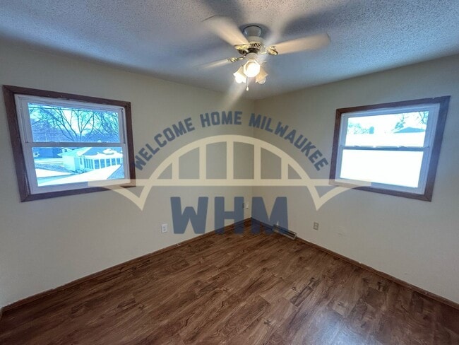 Photo - 6580 N 73rd St