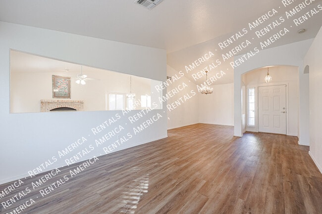 Photo - 5351 W Saragosa St