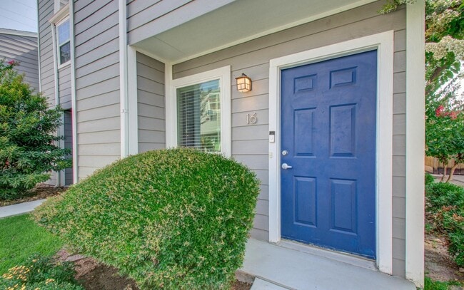 Building Photo - 5807 Beverly Hill St Unit 16