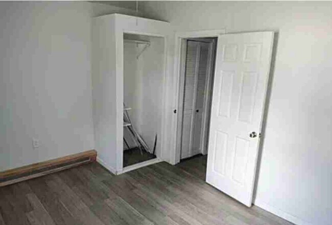 Photo - 187 Grimsby St