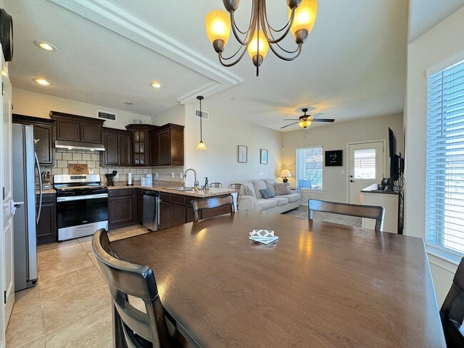 Photo - East El Paso 4 bed/ 2 Bath Refrig A/C Home