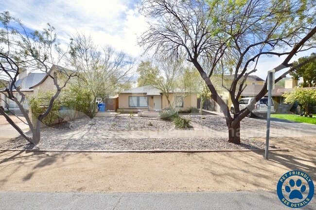 Building Photo - 317 E Catalina Dr Rental