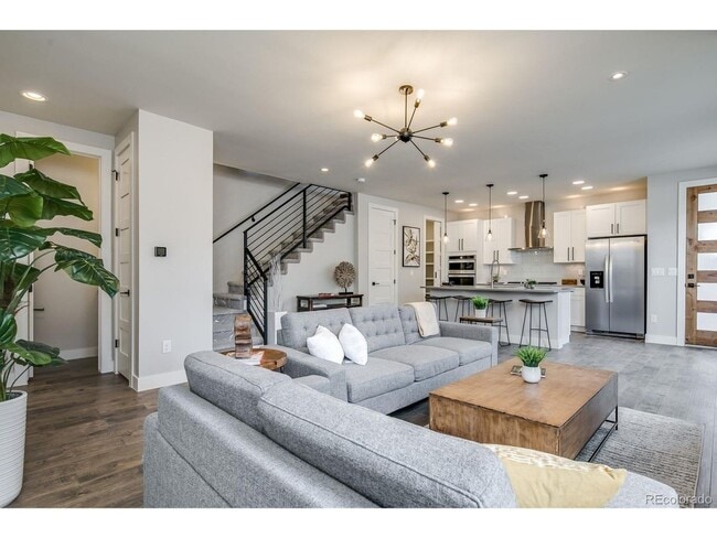 Photo - 1466 Zenobia St