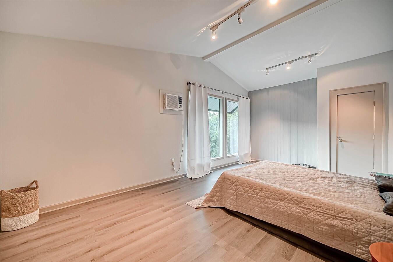 Photo - 1612 W Alabama St Unit B