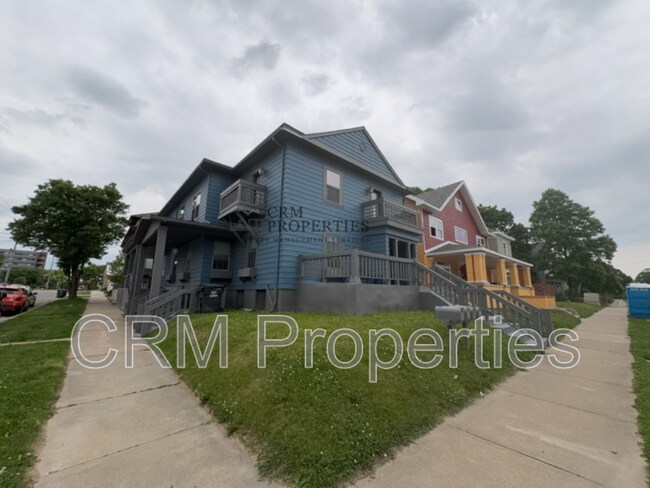 Photo - 302 E Walnut St Unidad Apt A