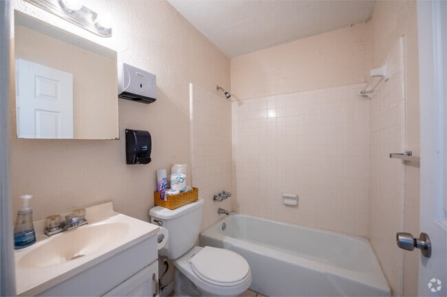 2BR, 1BA - 700SF - Bathroom