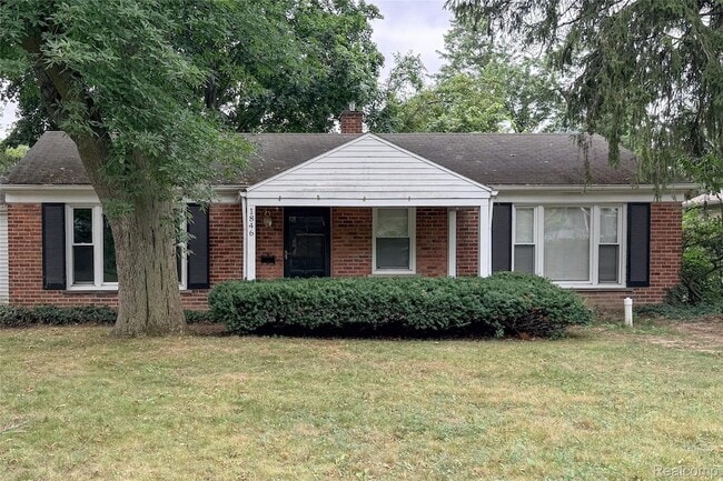 Photo - 1846 Pembroke Rd