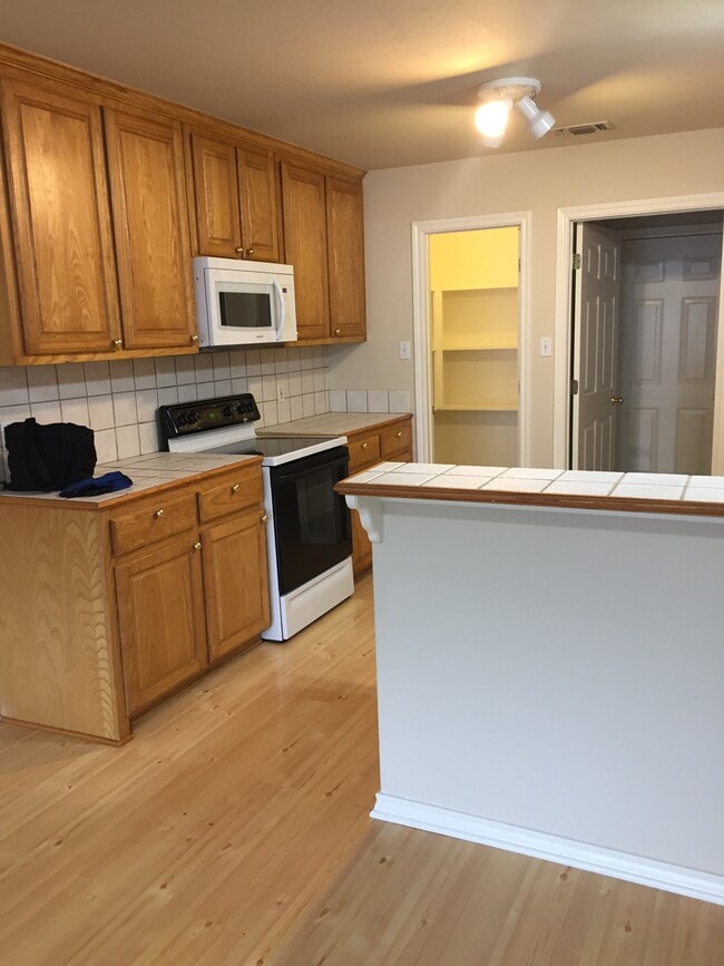 Photo - 307 Sunset Blvd