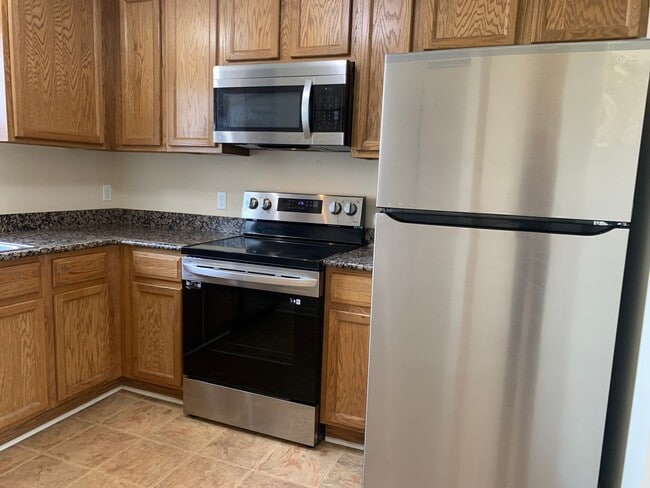 Photo - 2-Bedroom, 2-Bath Condo for Lease – Manors of Regency, Shelby Township