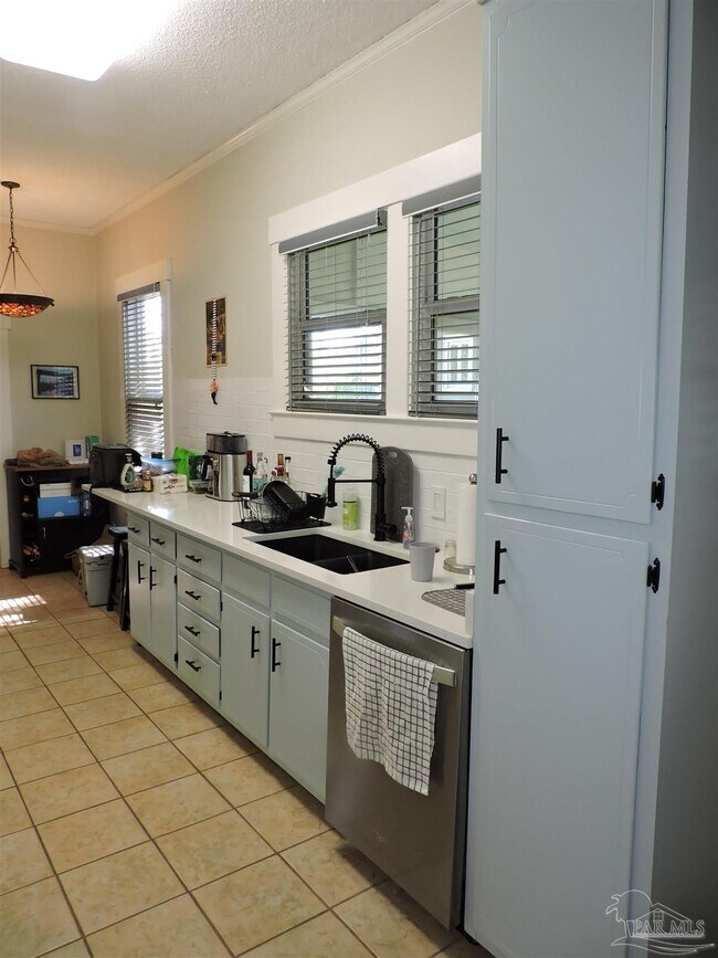 Photo - 1704 E Lee St